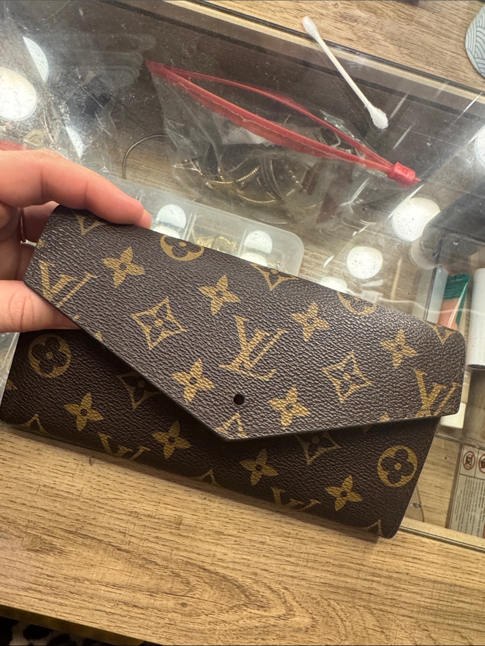 Louis Vuitton d u p e with missing button